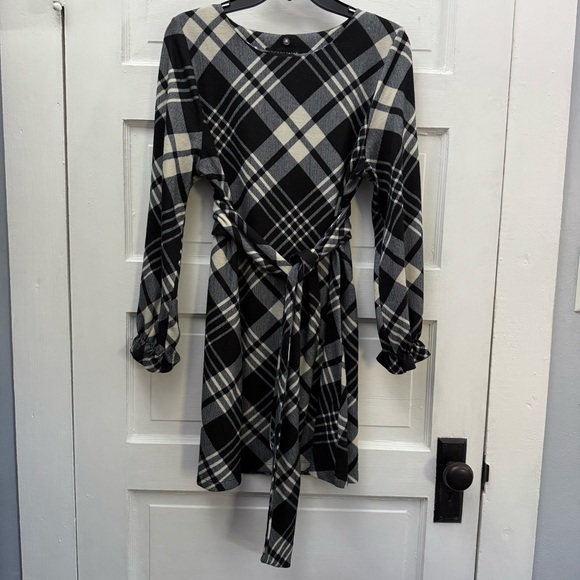 Dresses & Skirts - Plaid Tie Waist Shift Dress Madison Leigh Petite Womens PL Black White